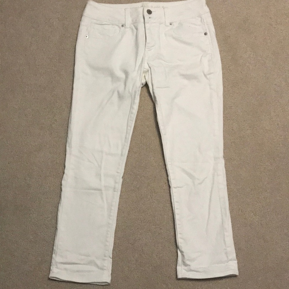 American Eagle White jean capris